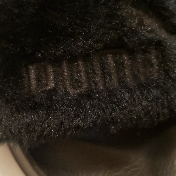 FENTY  Puma slides size 6.5 - Picture 8 of 12